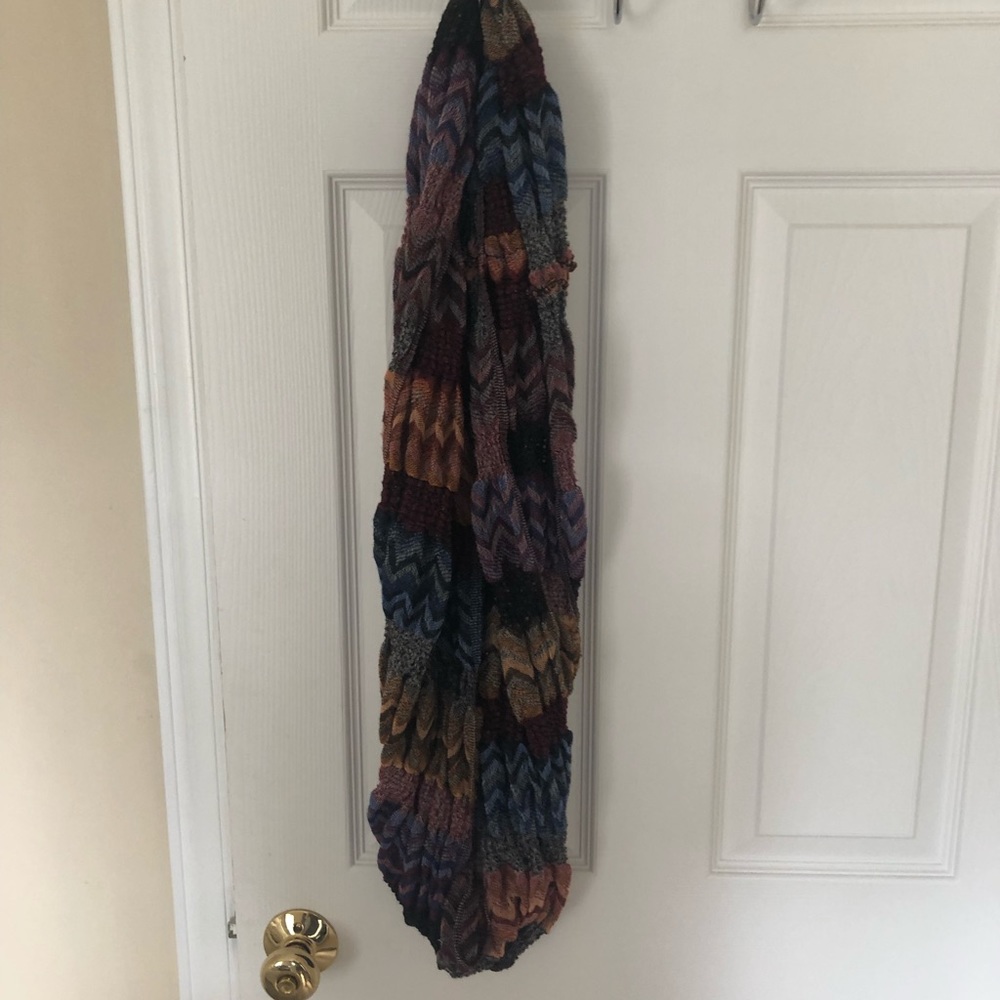 Scarfs! - Picture 4 of 4